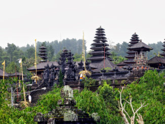 Pura Batu Madeg Tempel